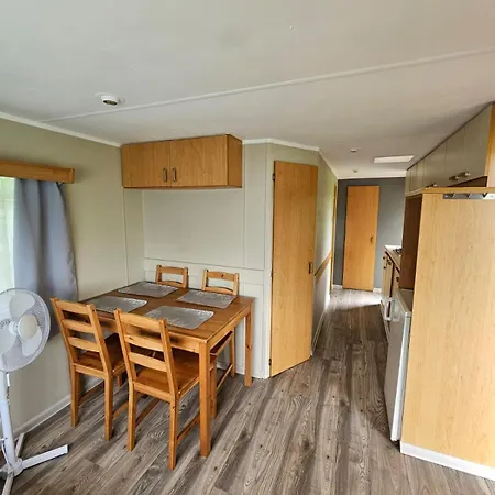 Nad Jeziorem Okragle Plaza, Pomosty Wedkarskie, Kajaki, Jacuzzi, Sauna Lodge *