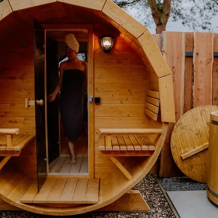 Lodge Nad Jeziorem Okragle Plaza, Pomosty Wedkarskie, Kajaki, Jacuzzi, Sauna *