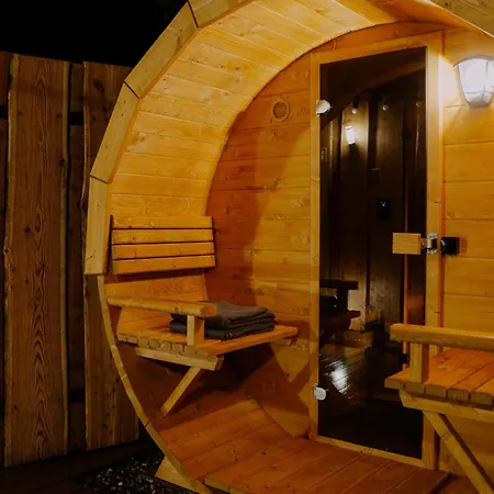 Lodge Nad Jeziorem Okragle Plaza, Pomosty Wedkarskie, Kajaki, Jacuzzi, Sauna *